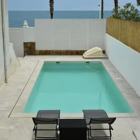 Villa En Primera Linea De Mar Con Piscina Privada Alcoceber
