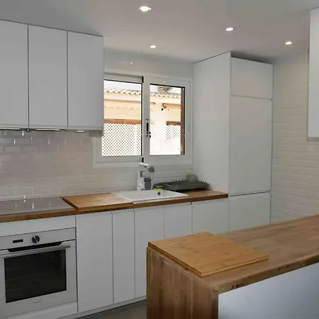 En Primera Linea De Mar Con Piscina Privada Villa *