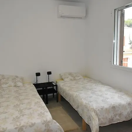 En Primera Linea De Mar Con Piscina Privada Villa