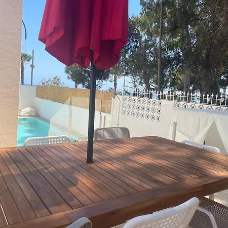 Villa En Primera Linea De Mar Con Piscina Privada